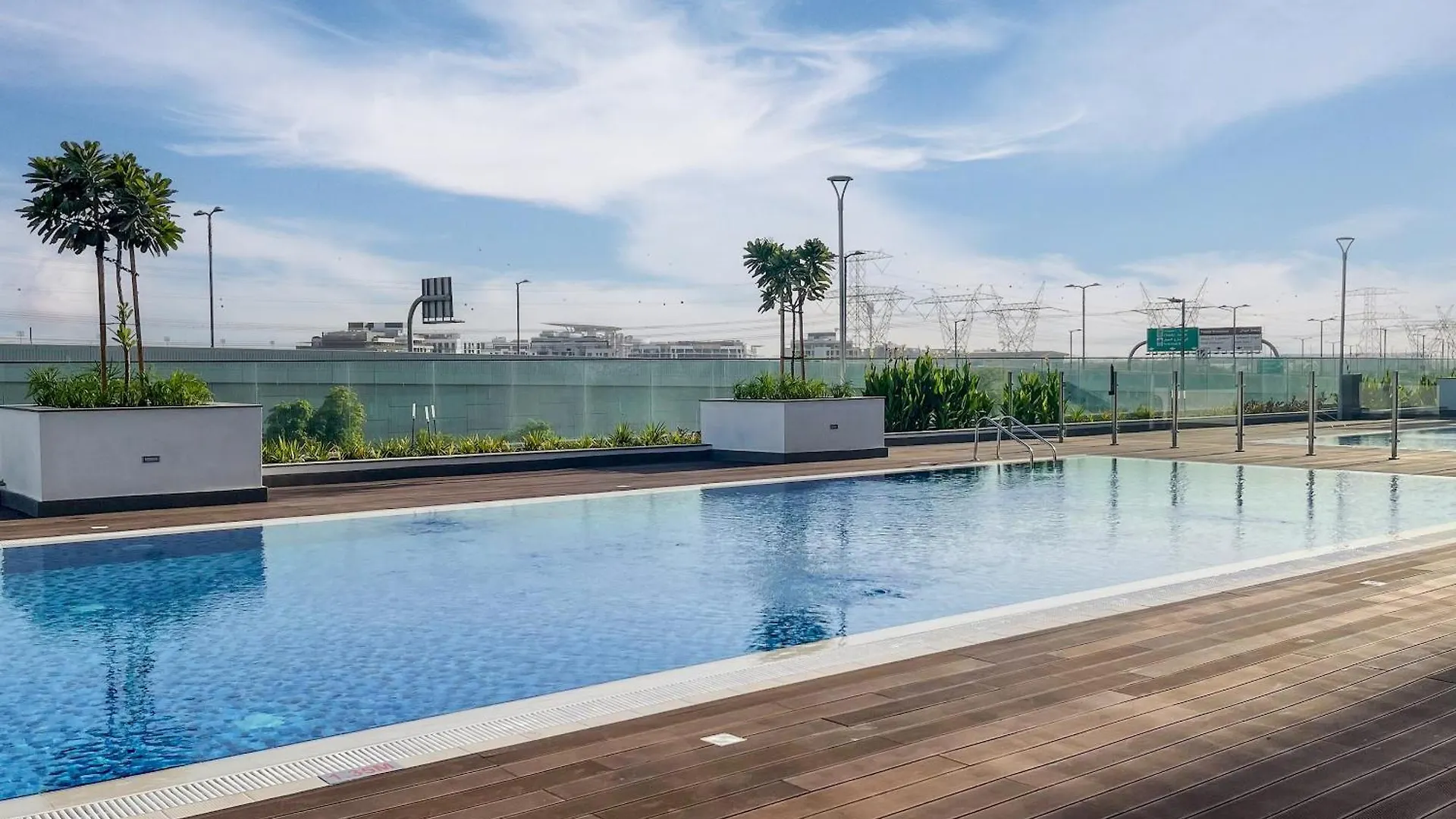 Elite Lux Holiday Homes - Contemporary Comfort - Studio In Azizi Riviera Ντουμπάι 0*,